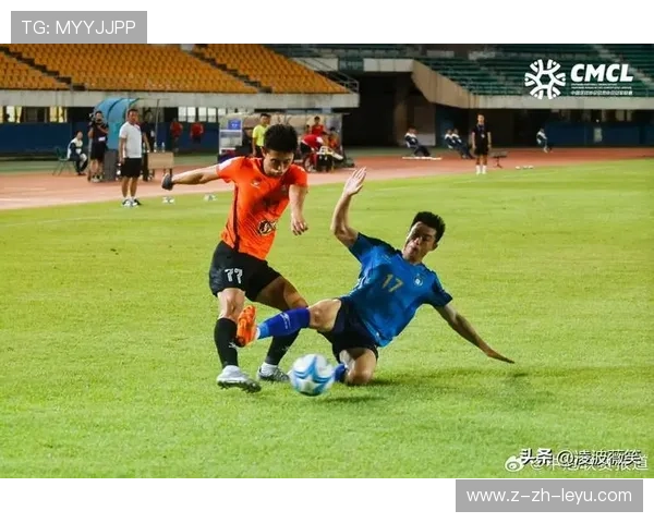 前锋收长传冷静推射稳稳命中，带队取得胜利被球迷称颂