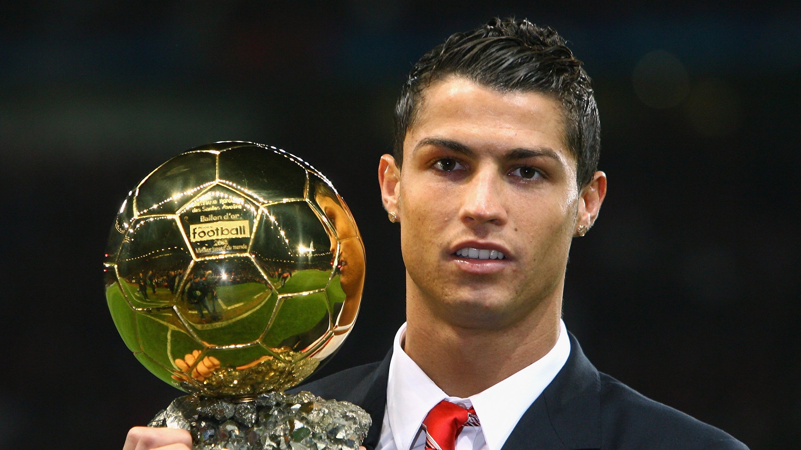 尤文图斯老将布冯宣布赛季末退役